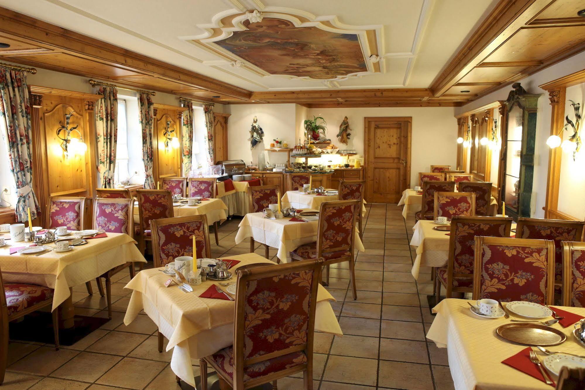 Hotel Edelweiss Garni Γκάρμις-Παρτενκίρχεν Εξωτερικό φωτογραφία