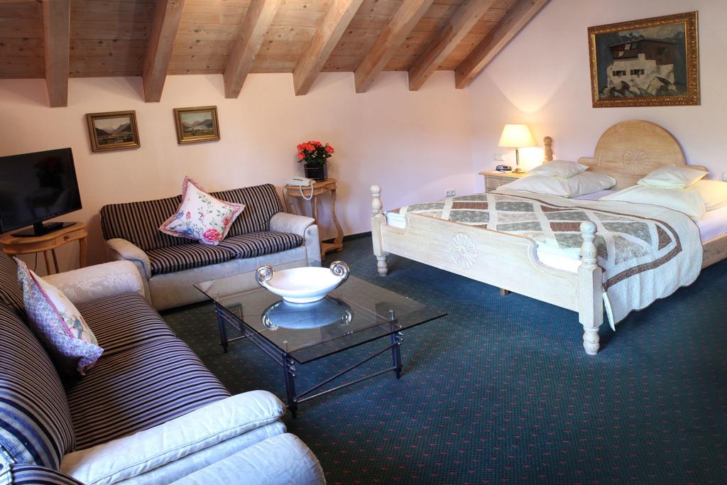 Hotel Edelweiss Garni Γκάρμις-Παρτενκίρχεν Δωμάτιο φωτογραφία